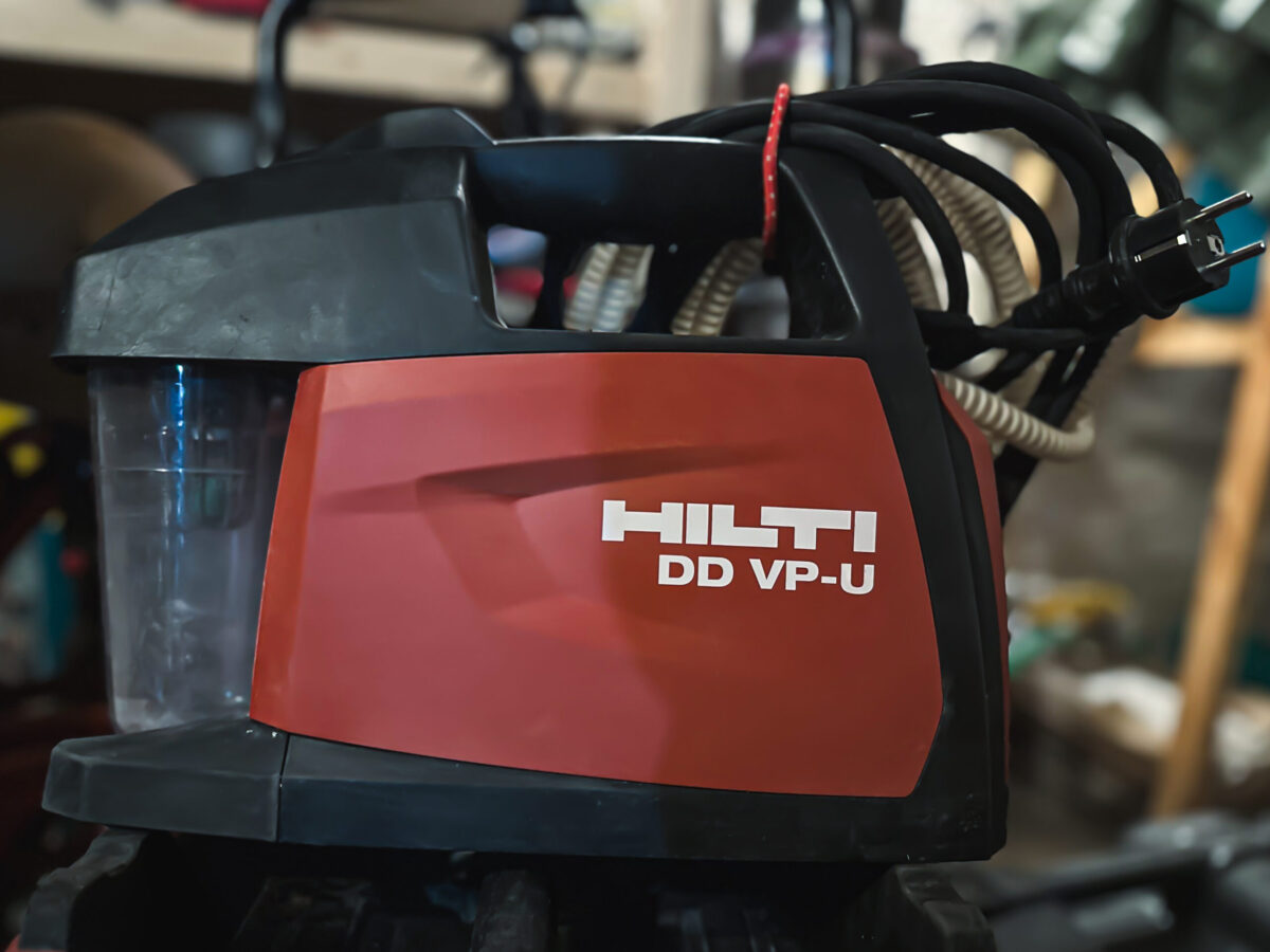 Hilti DD VP-U – alipainekiinnitys timanttiporaukseen sivulta kuvattuna