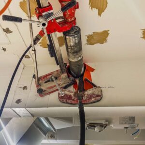 WEKA DK 16 – märkätimanttipora seinälle kiinnitettynä